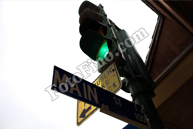 Maint Street - FotoFino.com